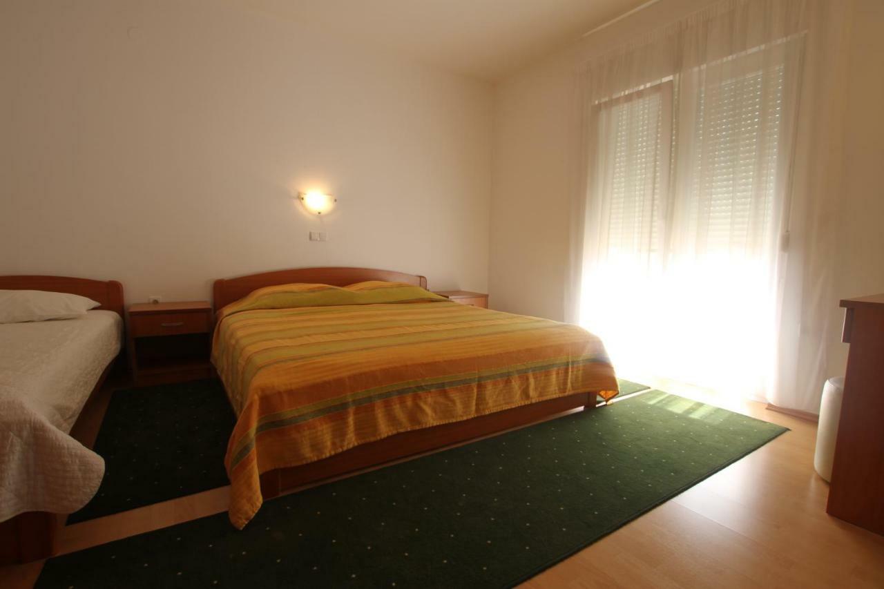 Apartments Macolic 拉布 外观 照片