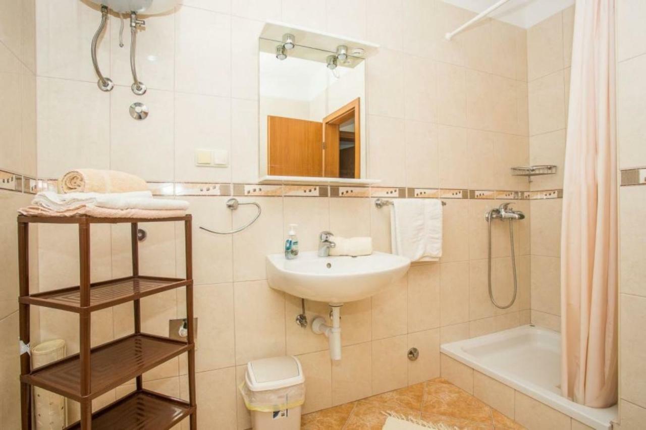 Apartments Macolic 拉布 外观 照片